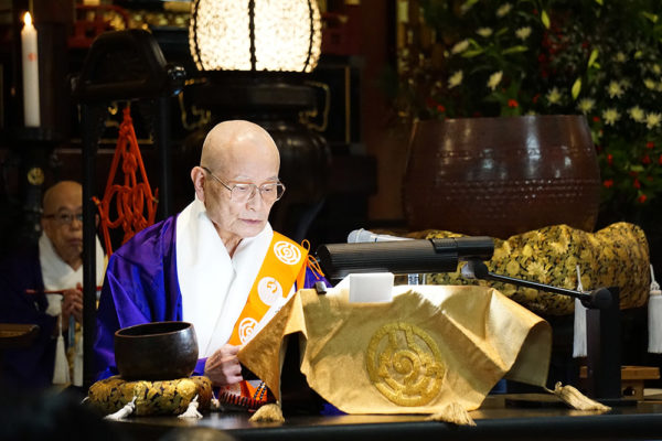 Gantan-e—The Buddhist service held on New Year’s Day